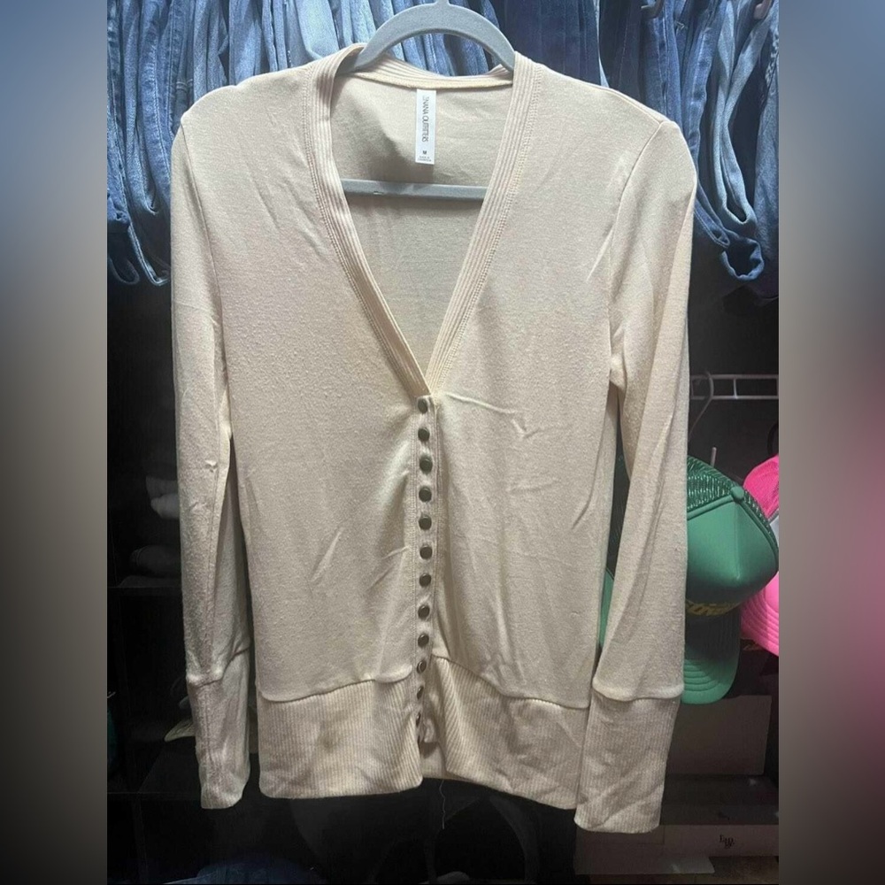 Zenana Outfitters. Pale pink cardigan. Medium.